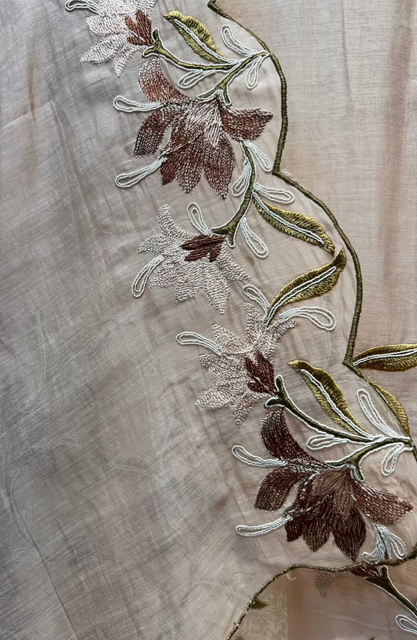 Sahira Dori Naqsh Suit (Peach)