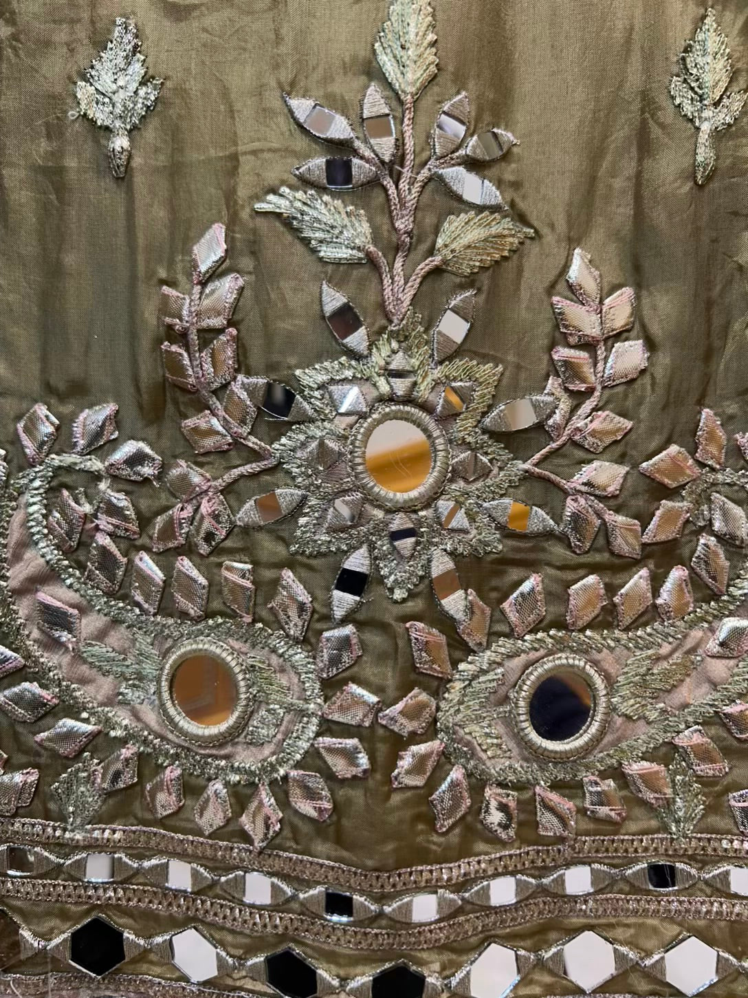 Zaraina Gota Mirror Suit (Green)