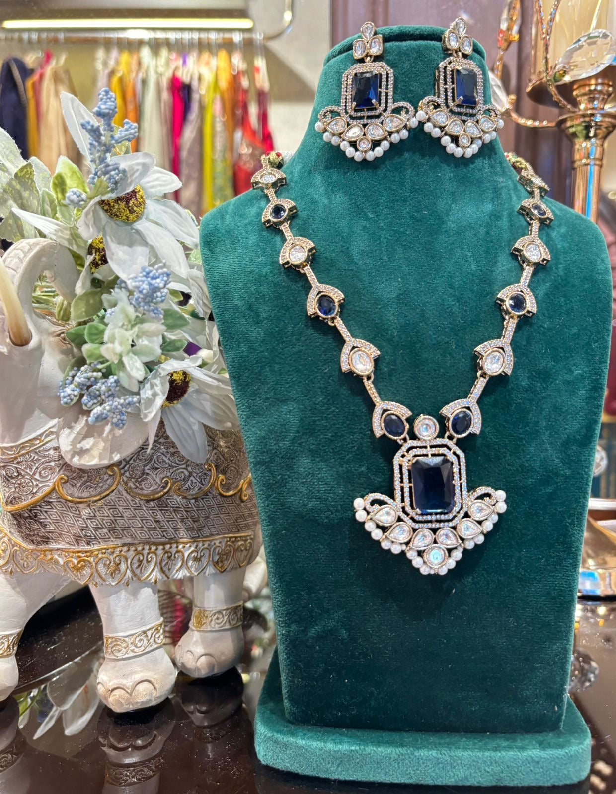 Rajnidhi Kundan Necklace Set