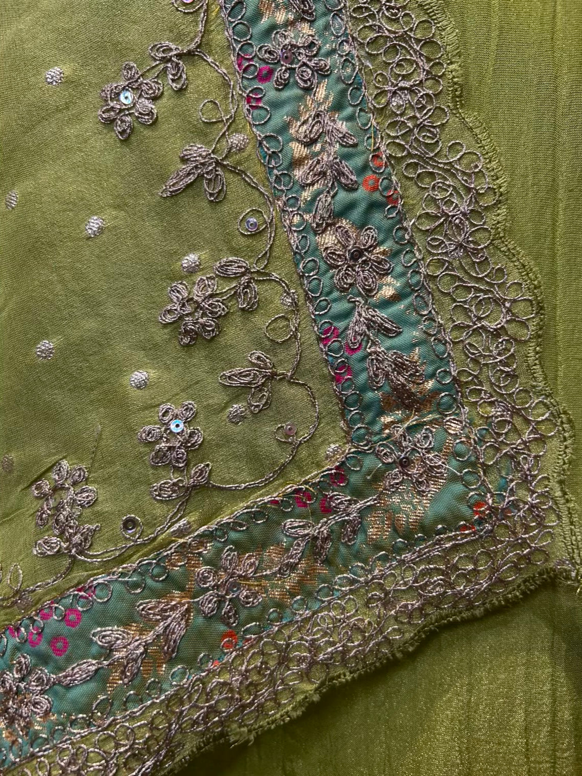 Zarbaaf Tissue Suit (Green)