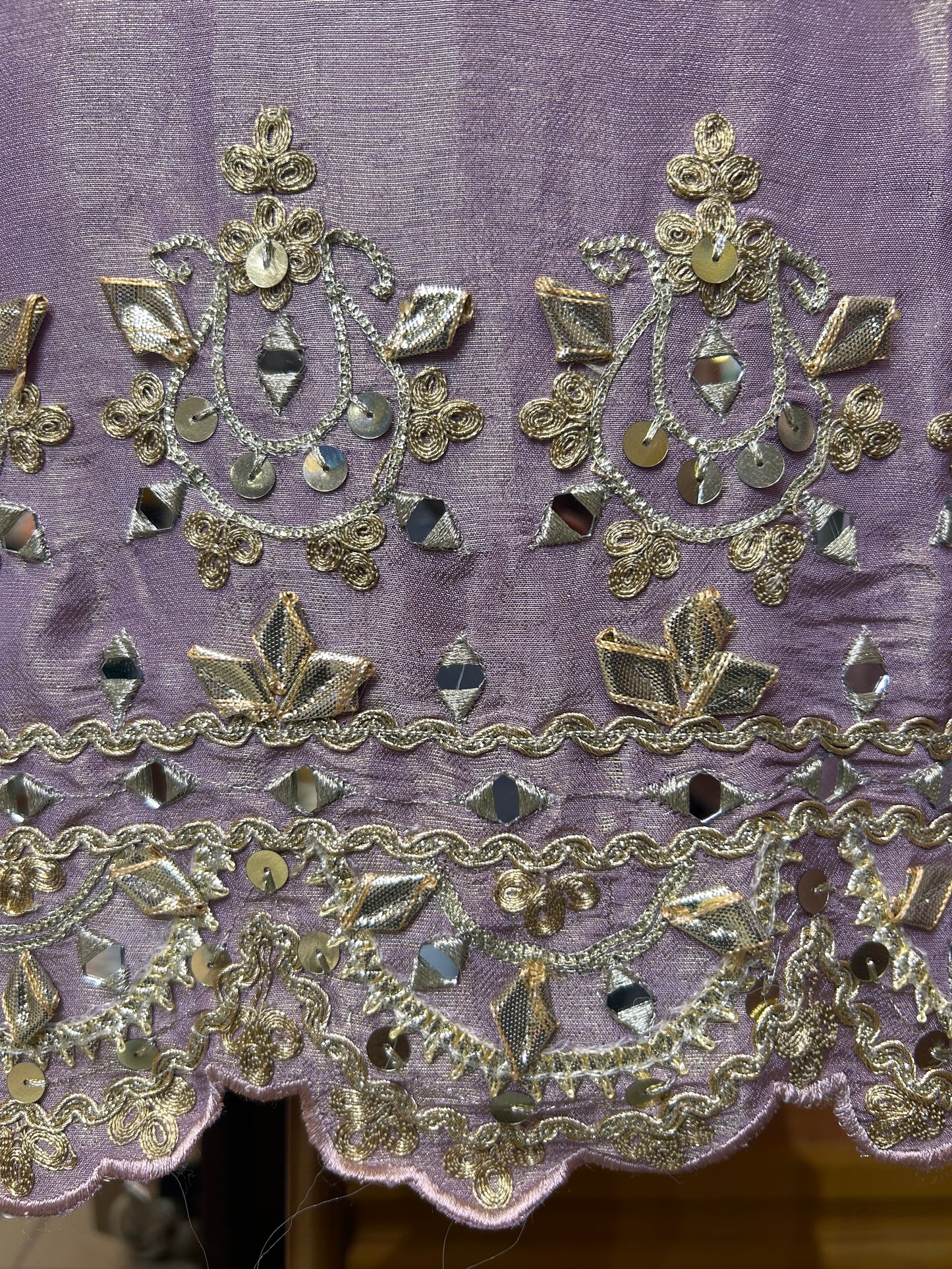 Husn-e-Saaz (Lavender)