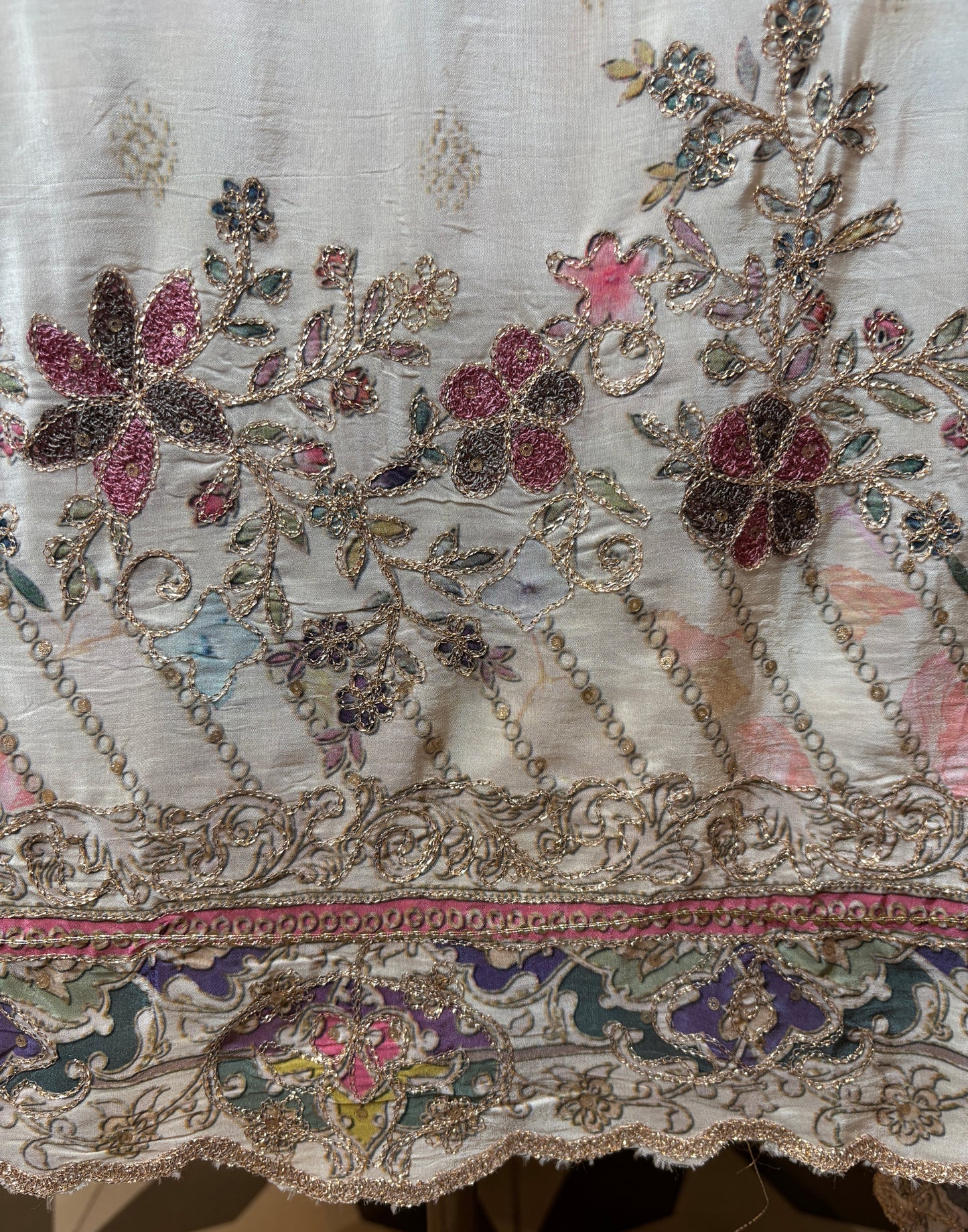 Saanve Crepe Suit (Ivory)
