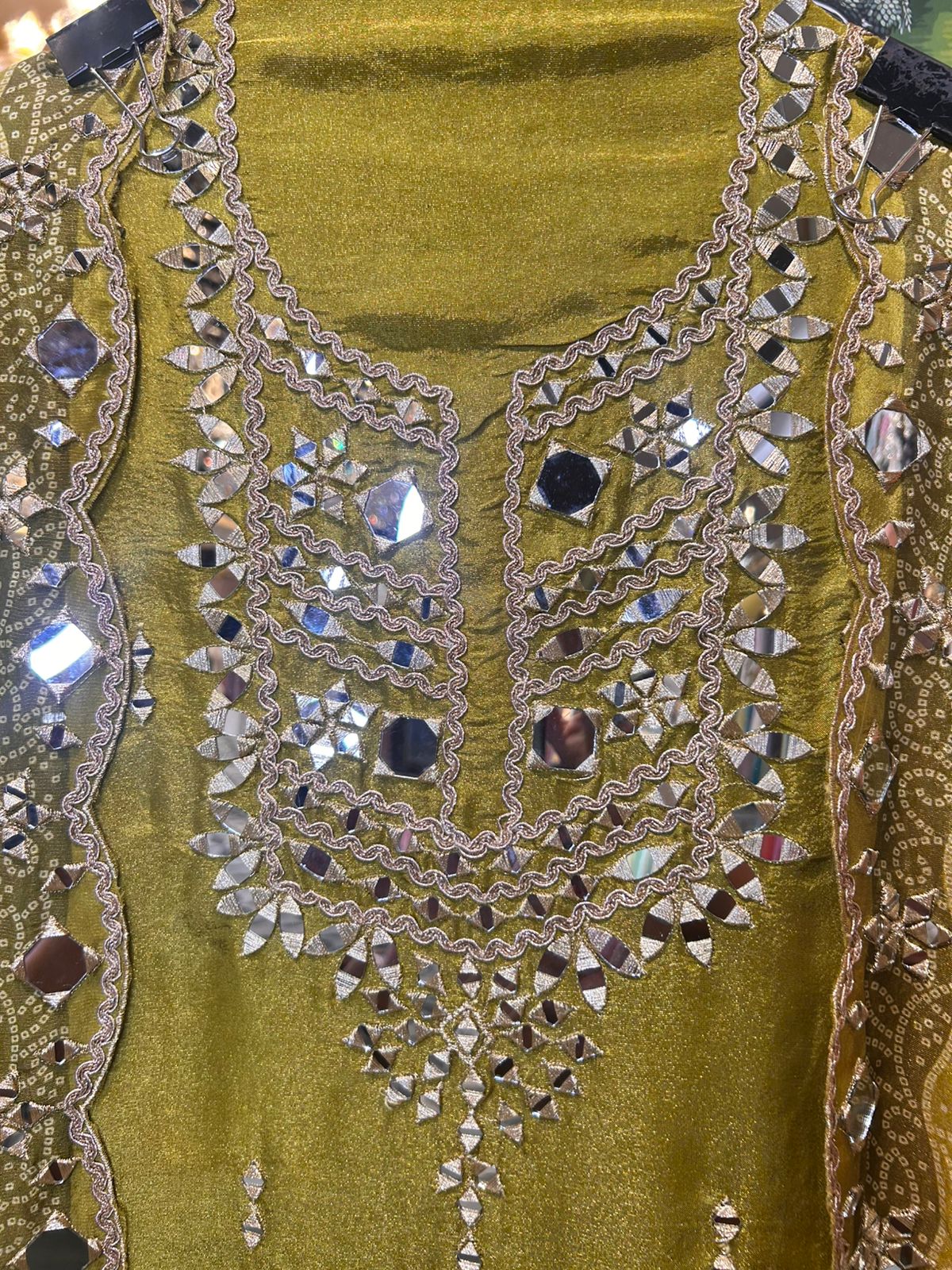 Zarnoor Bandhani Suit (Green)