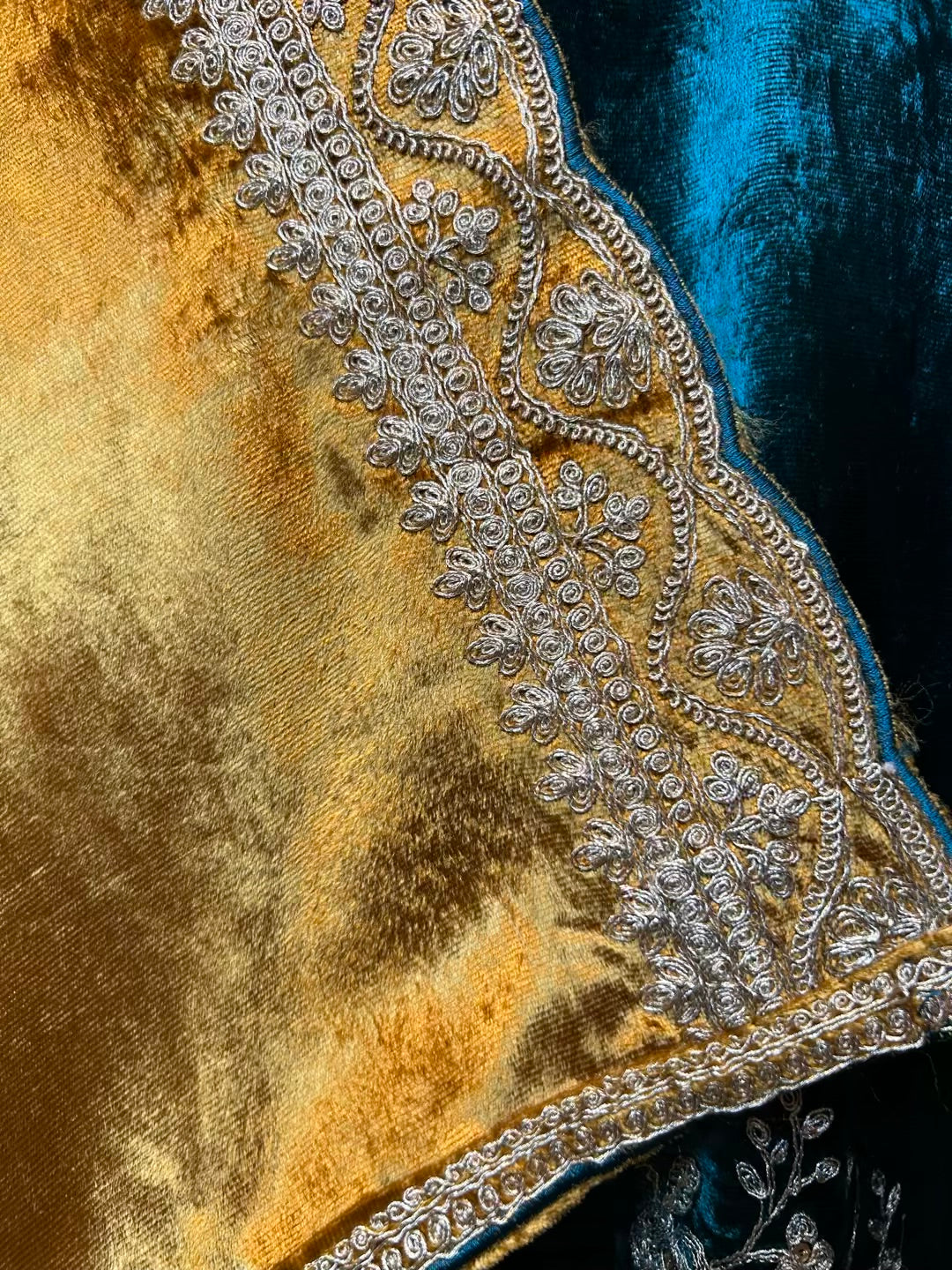 Noormira Velvet Suit (Green)