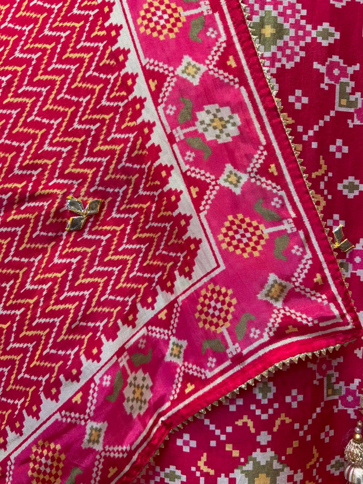 Zarisha Patola Silk Suit (Pink)