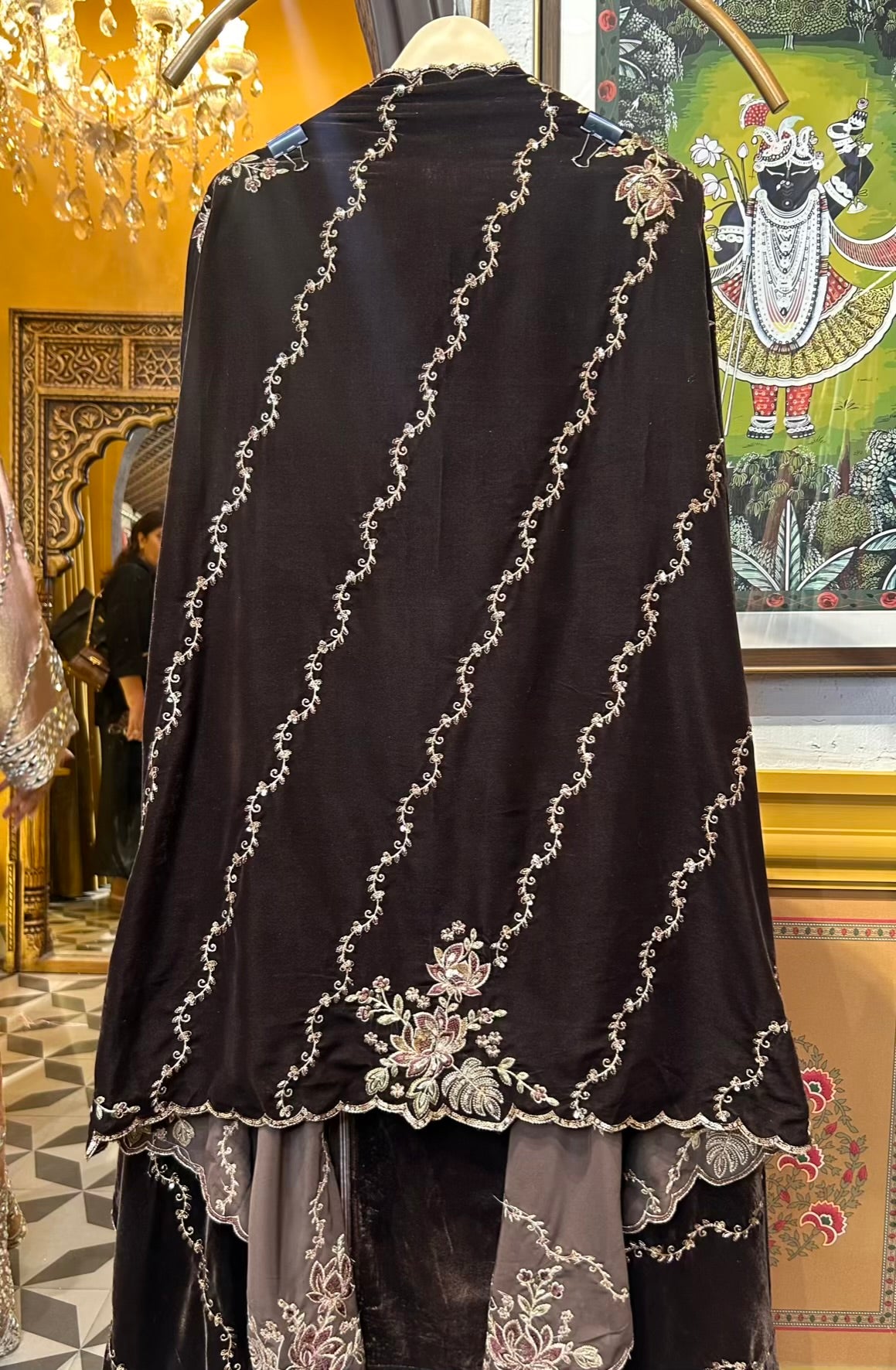 Nayab-é-Velour (Brown)