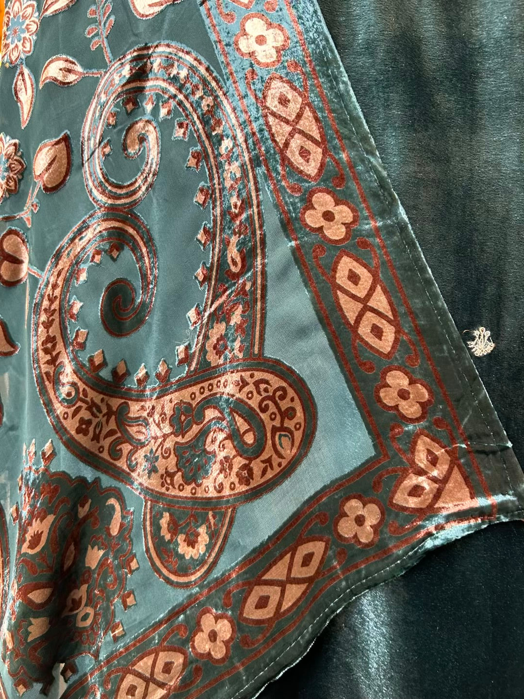 Zarveen Velvet Suit (Blue)