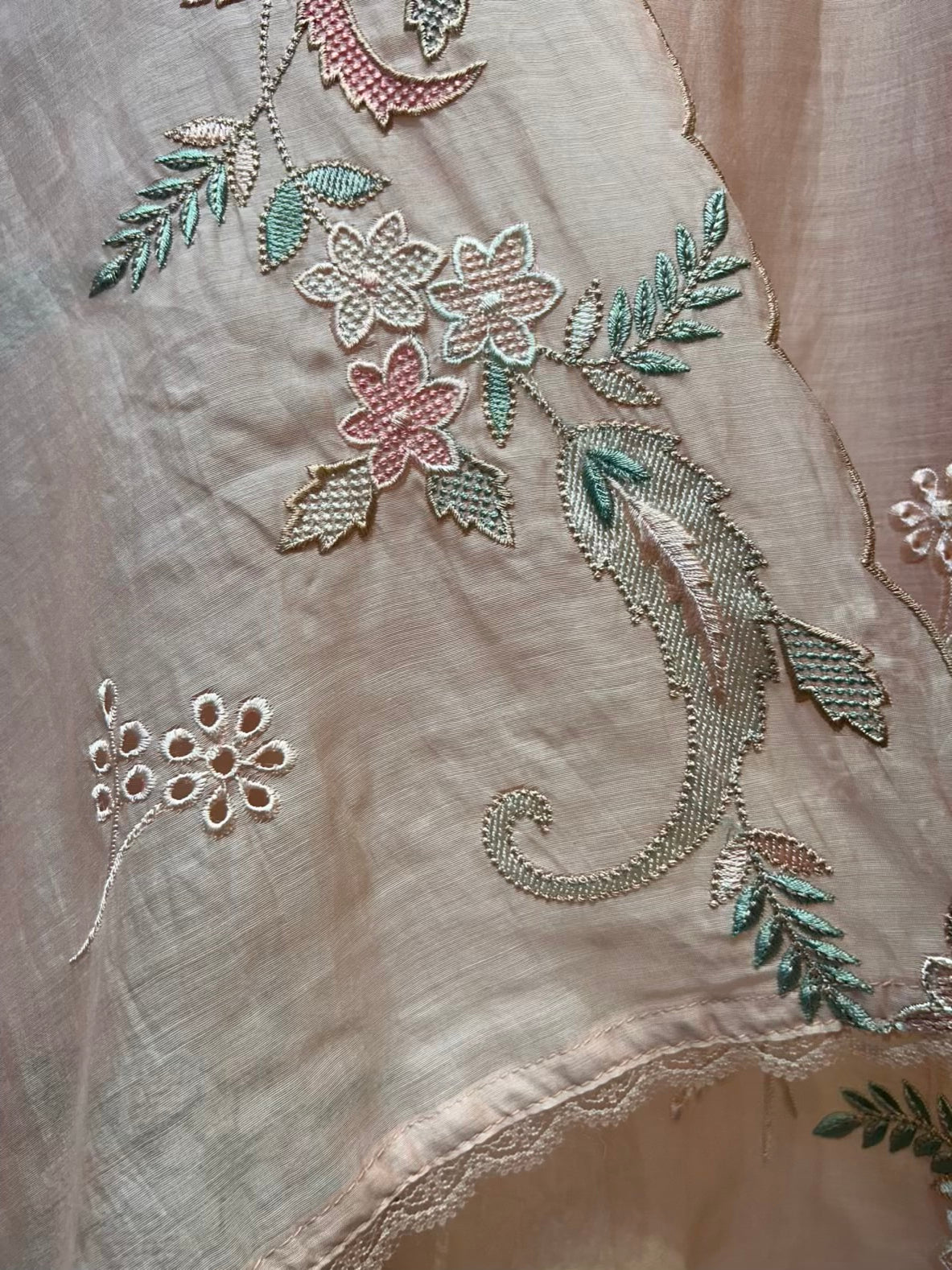 Husna Mul Embroidery Suit (Peach)