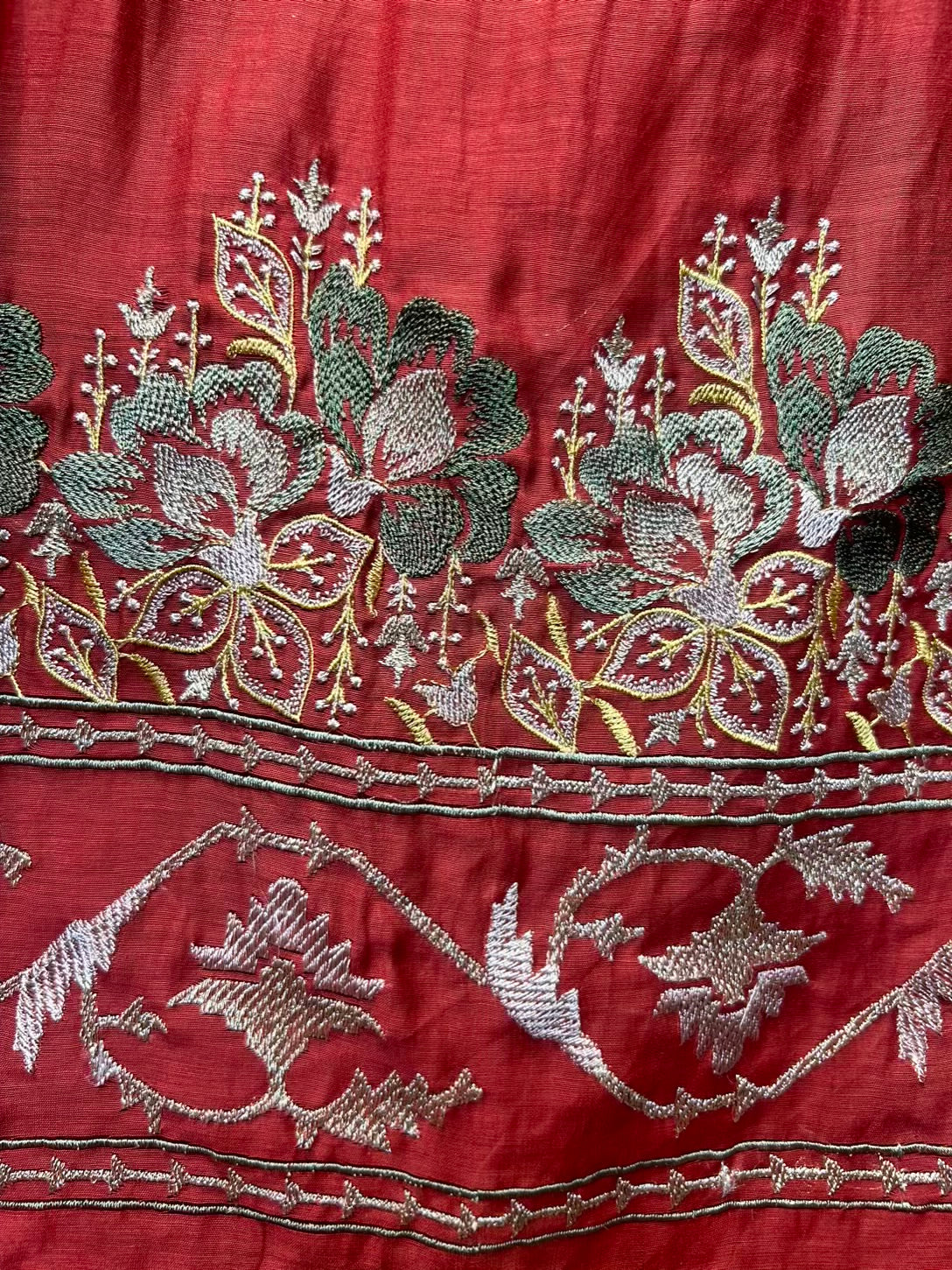 Nooré Mul Suit (Maroon)