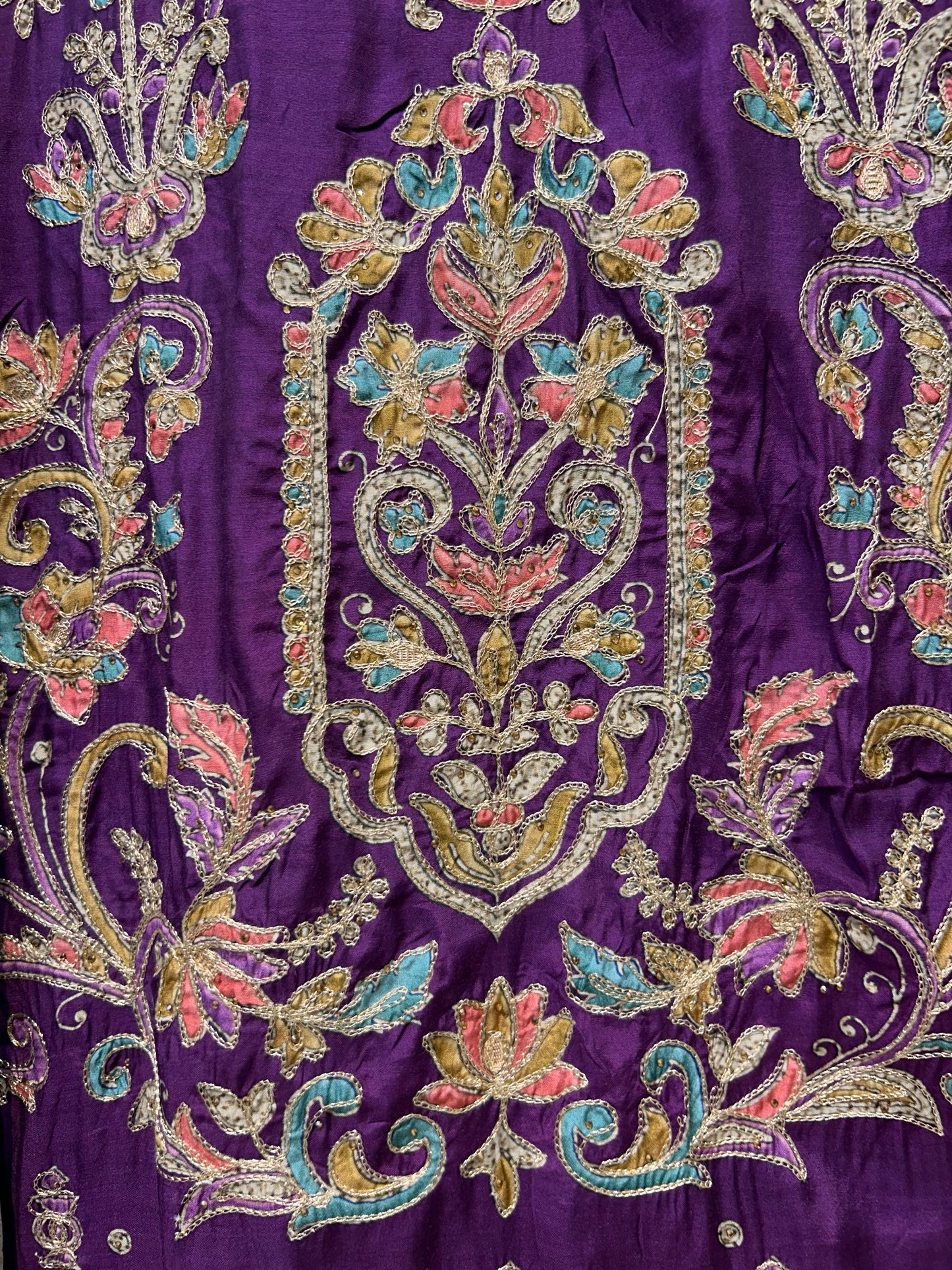 Rayanshi Stone Silk Suit