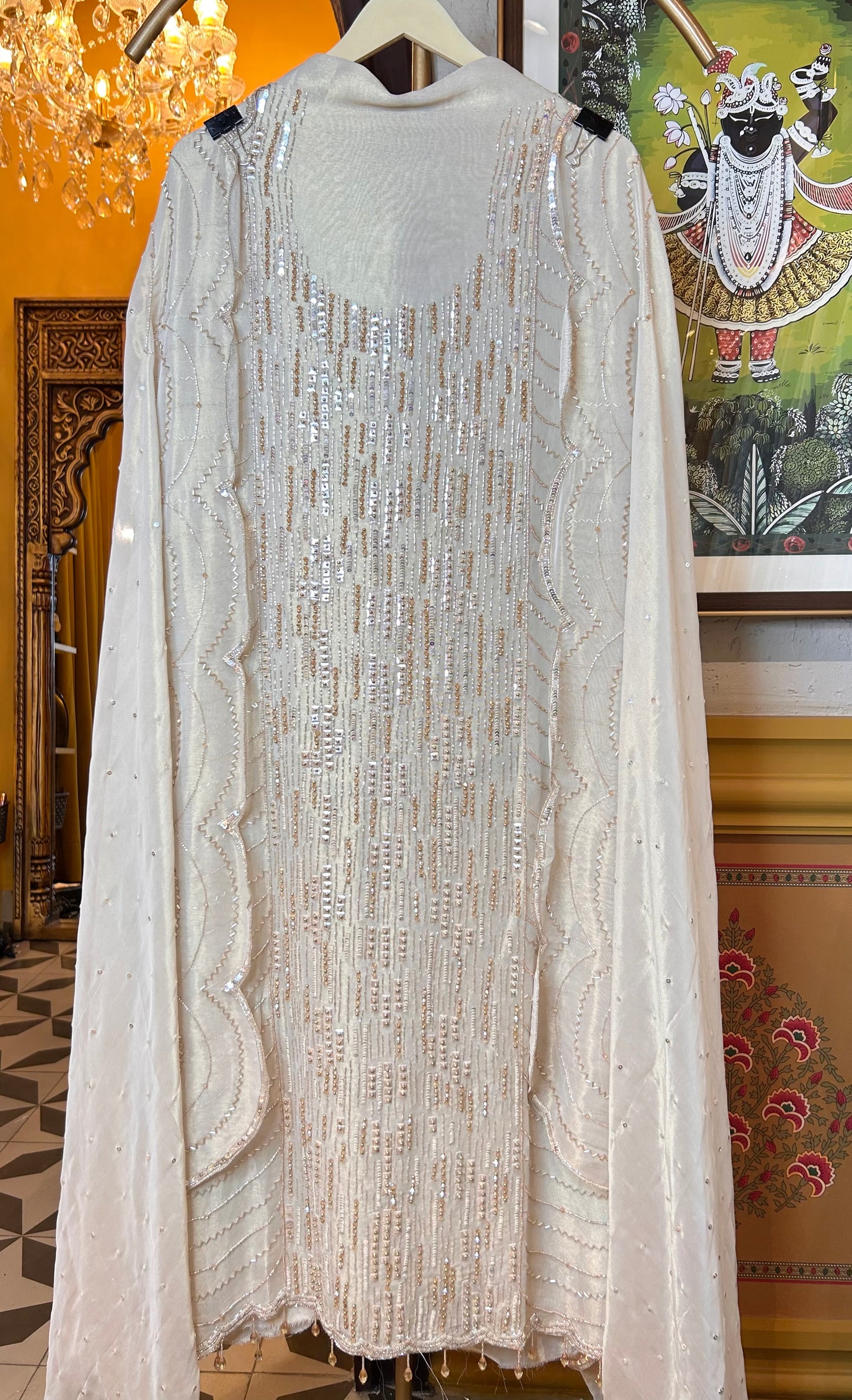 Taarini Ivory & Gold Suit