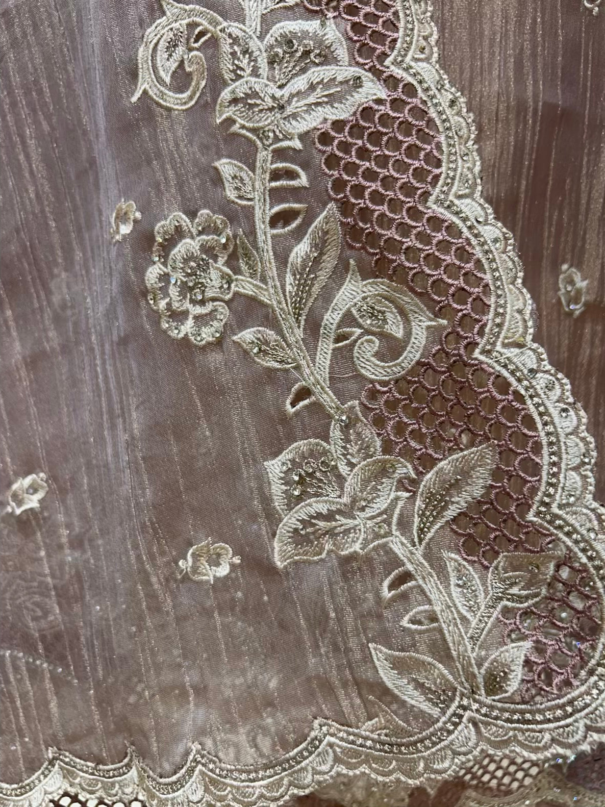 Naazira Crystal Cutwork Suit (Lavender)