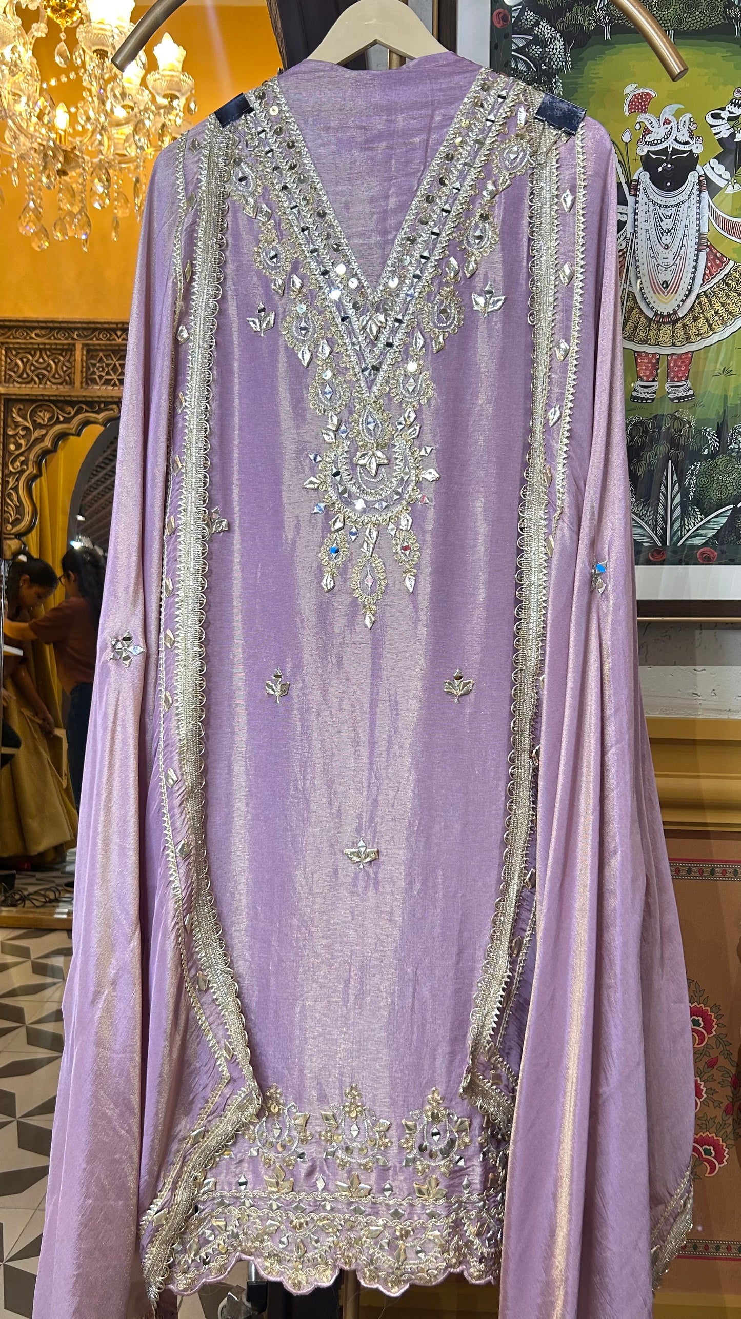 Husn-e-Saaz (Lavender)