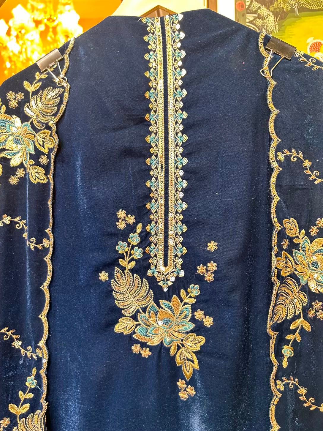 Nayab-é-Velour (Peacock Blue)