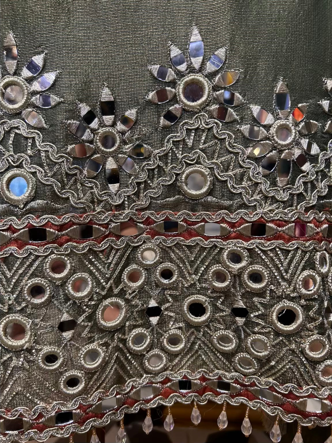 Raina-é-Noor (Green)