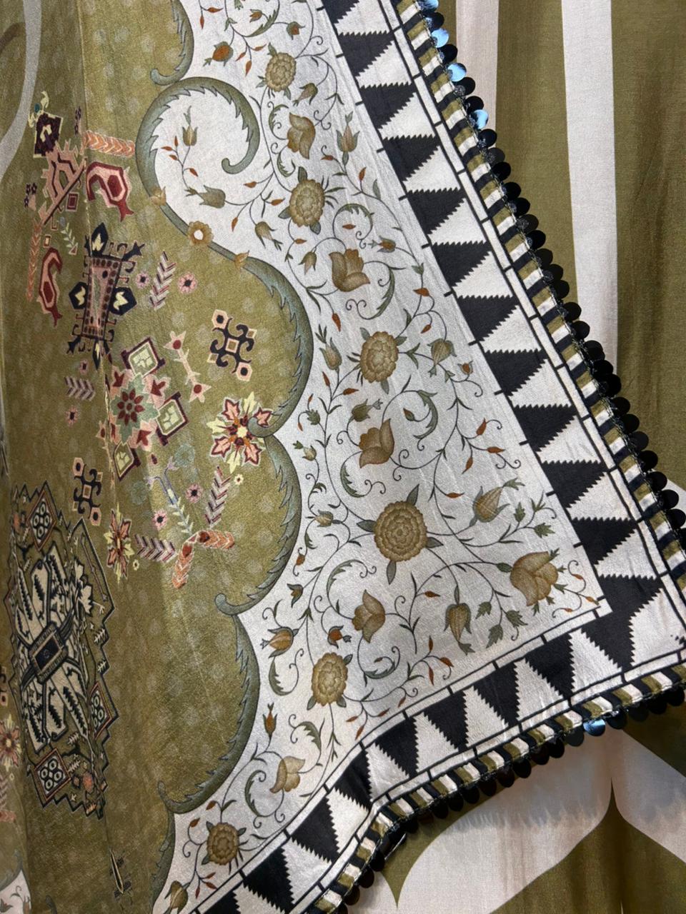 Mehira Silk Grace Suit (Green)