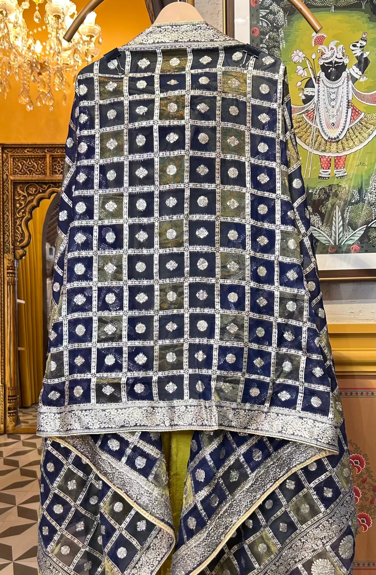 Roohani Jhalar Suit (Green)