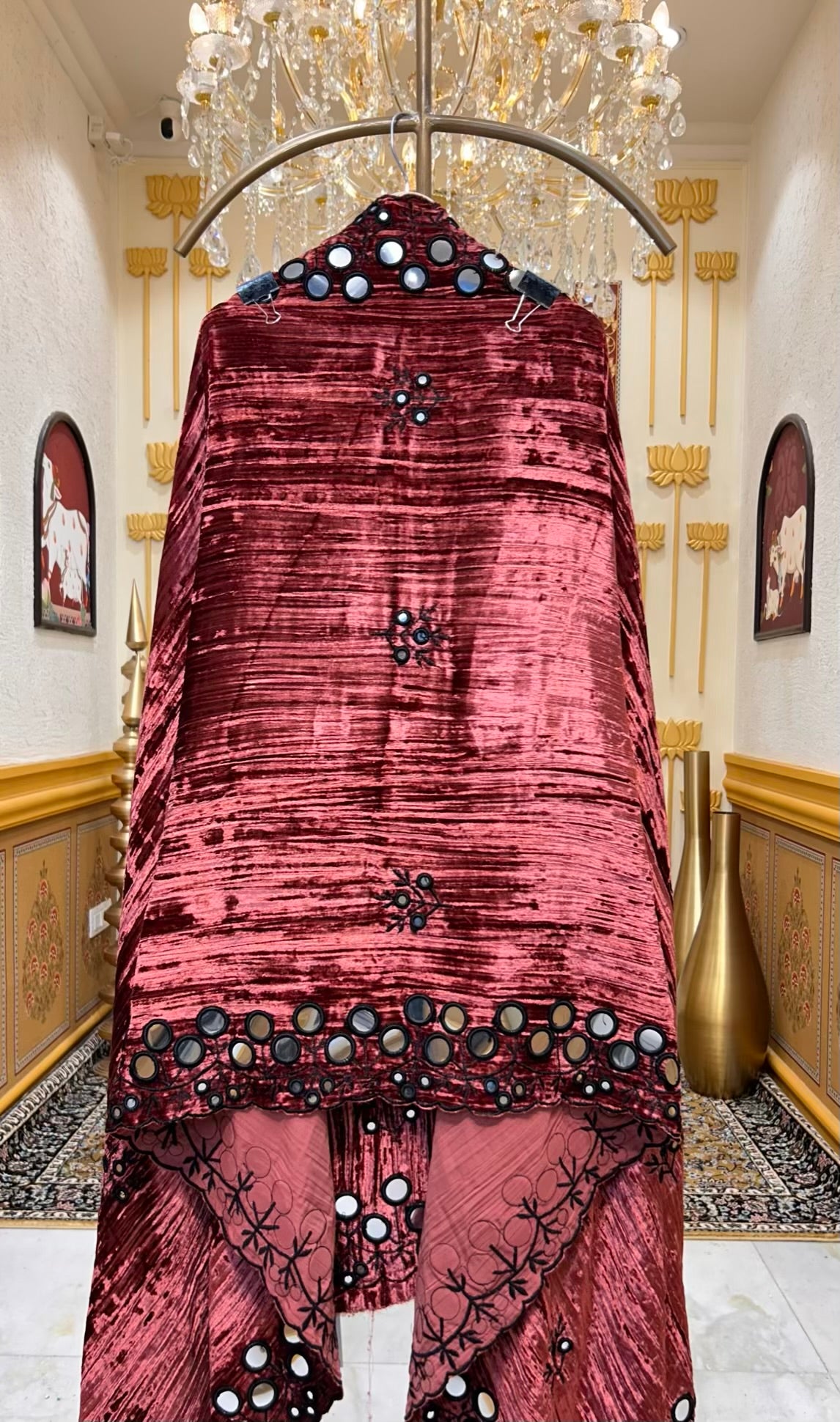 Mehrveen Crush Velvet Royale Suit (Maroon)