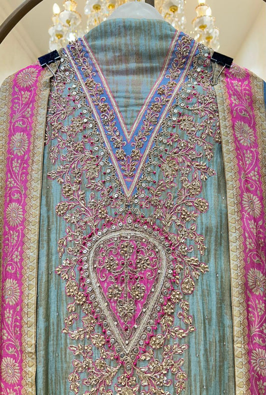 Ruhviana Mul Suit
