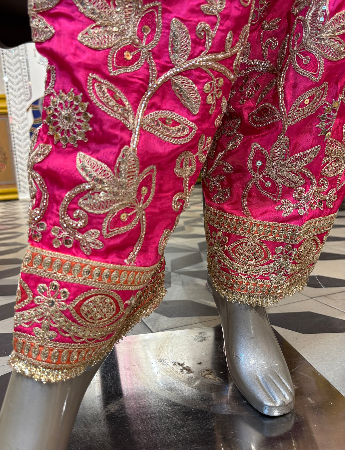Shahpari Farshi Suit