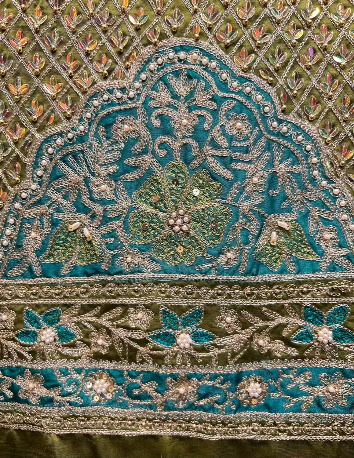 Ada-e-Nazneen (Green)