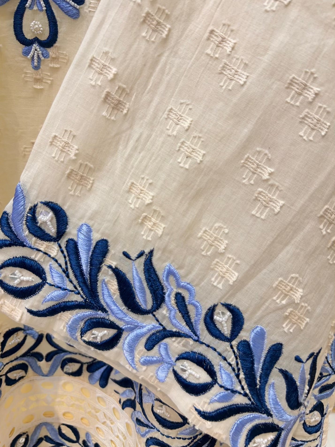 Averra Moti Lace Farshi Set