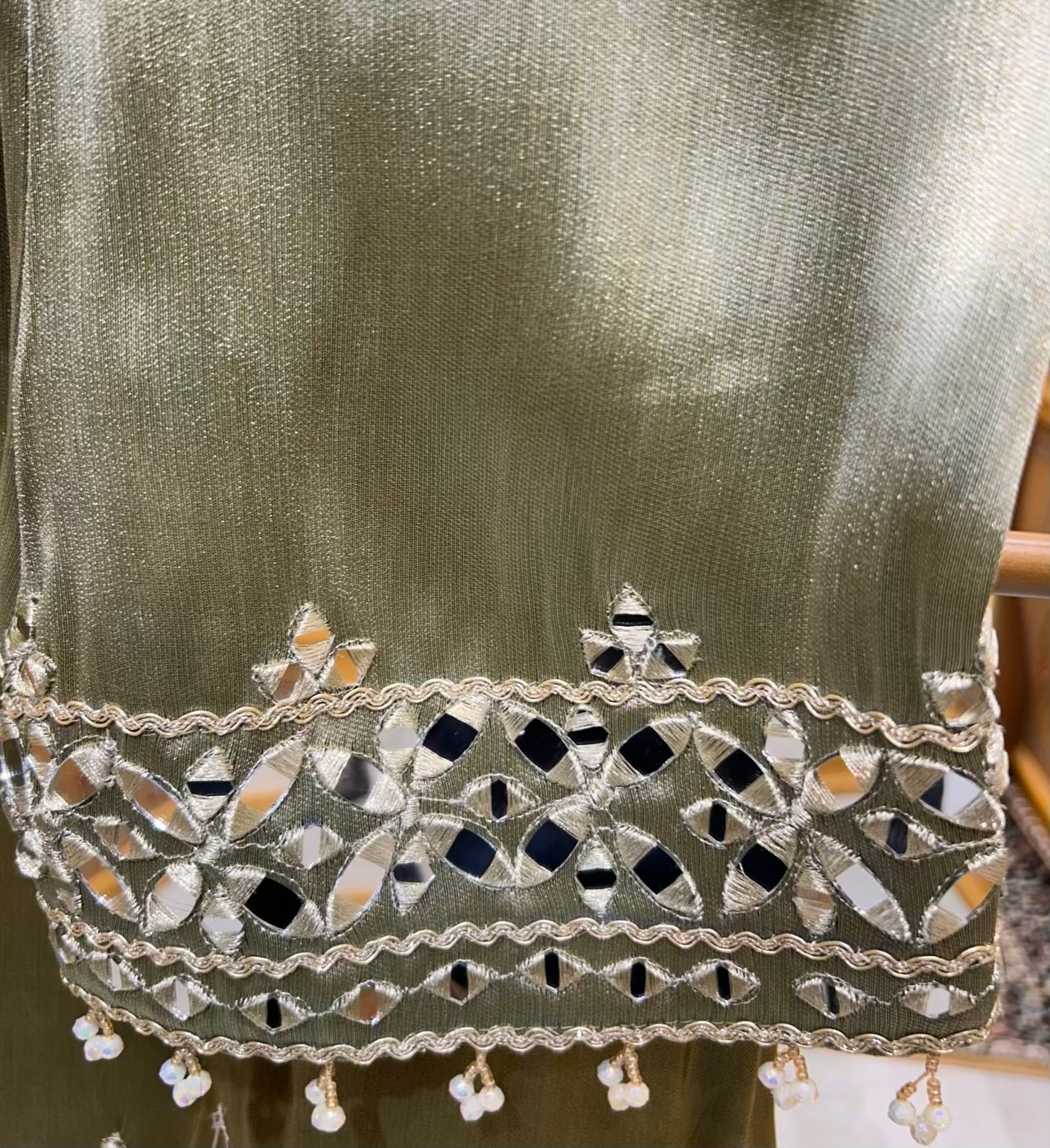 Noorza Aaina Farshi Set (Green)