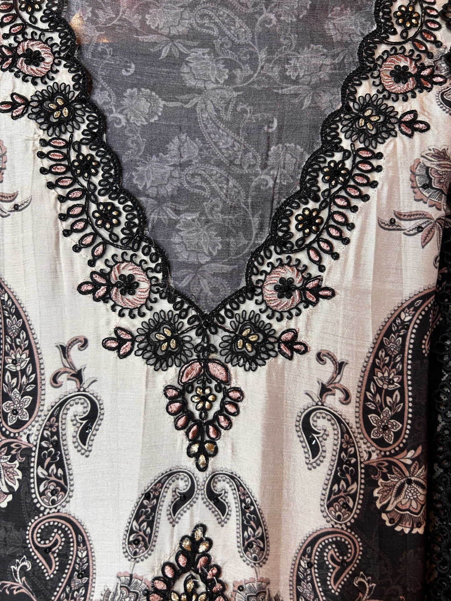 Vyanika Muslin Suit