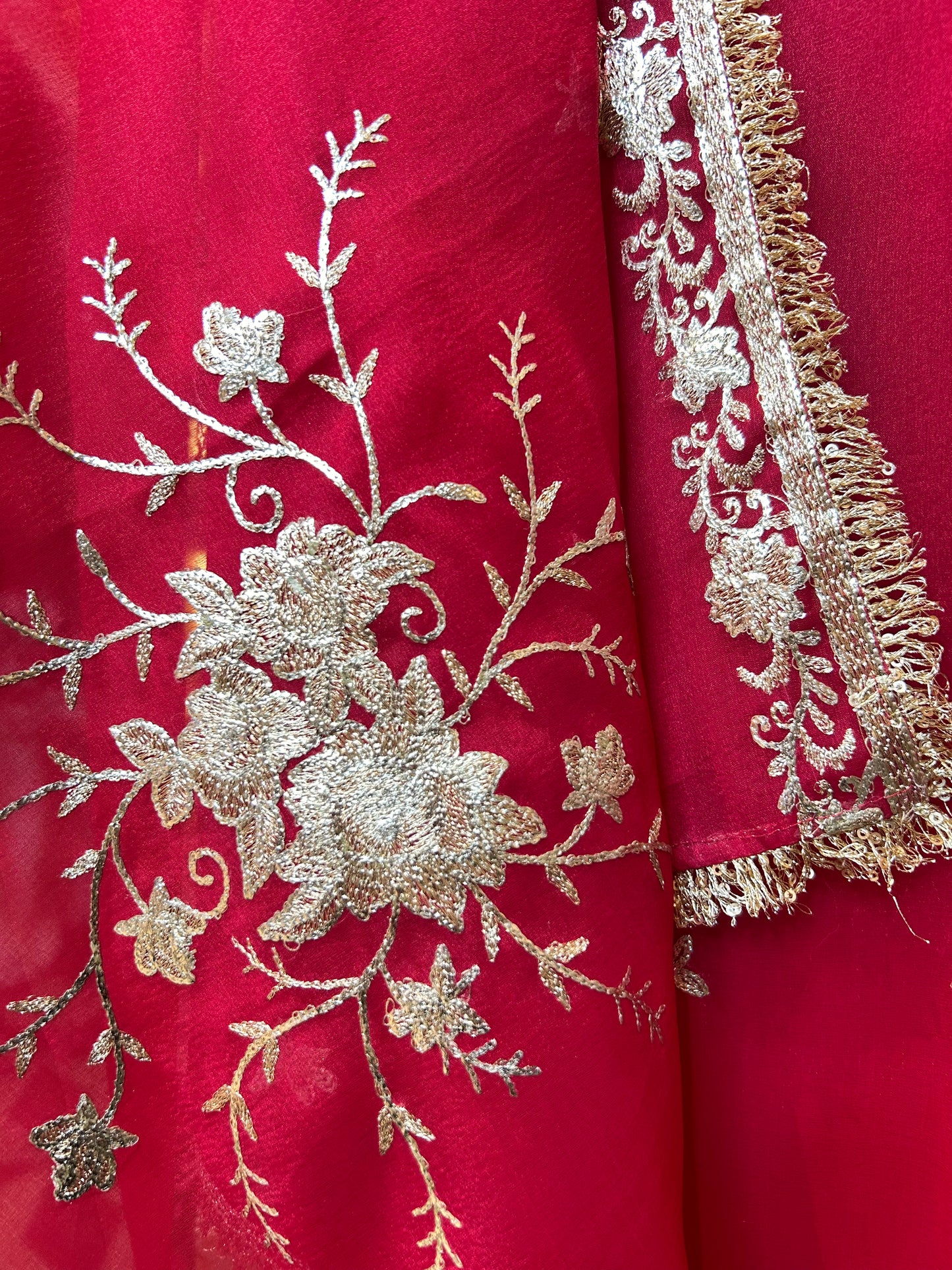 Naaz-a-Noor Organza Suit(Red)