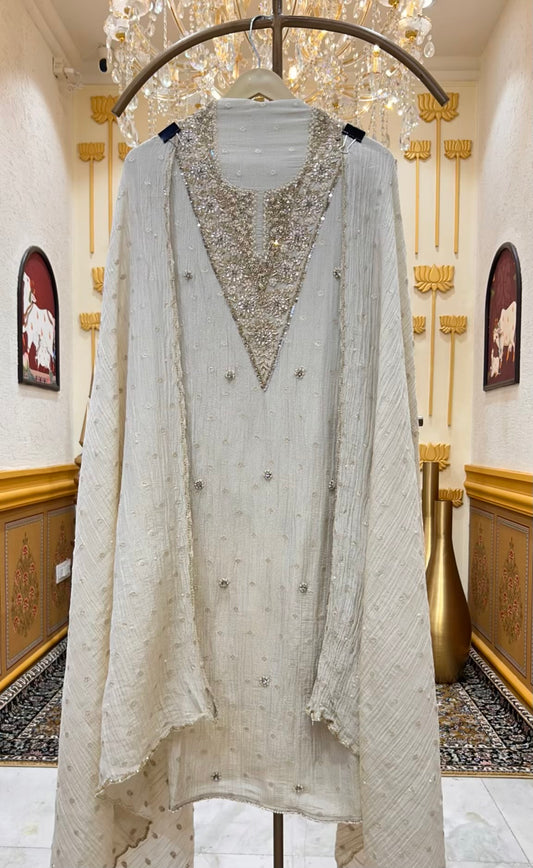 Ayleen Cutwork Élan Suit