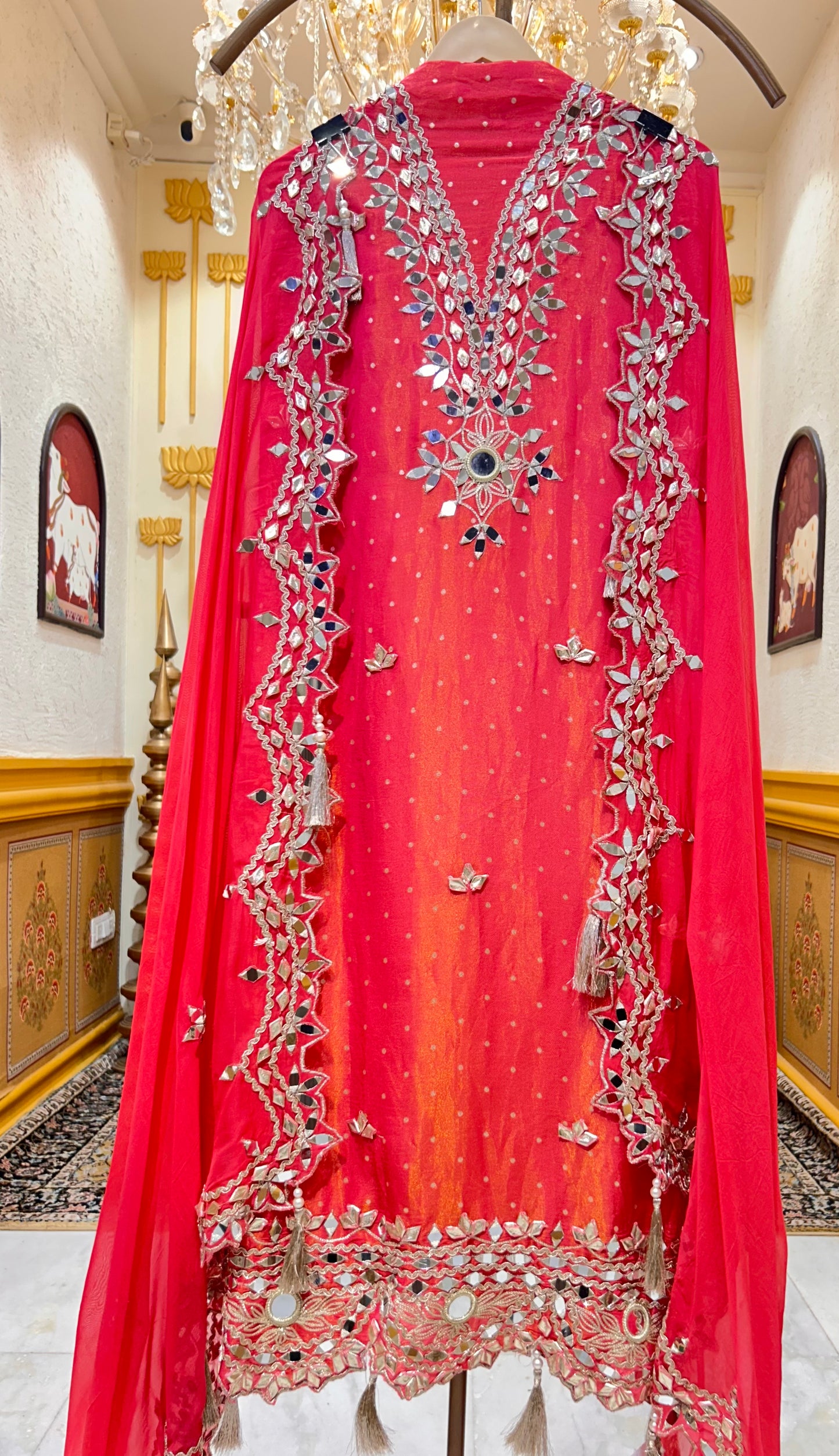 Sheesh Mahal Royale Suit