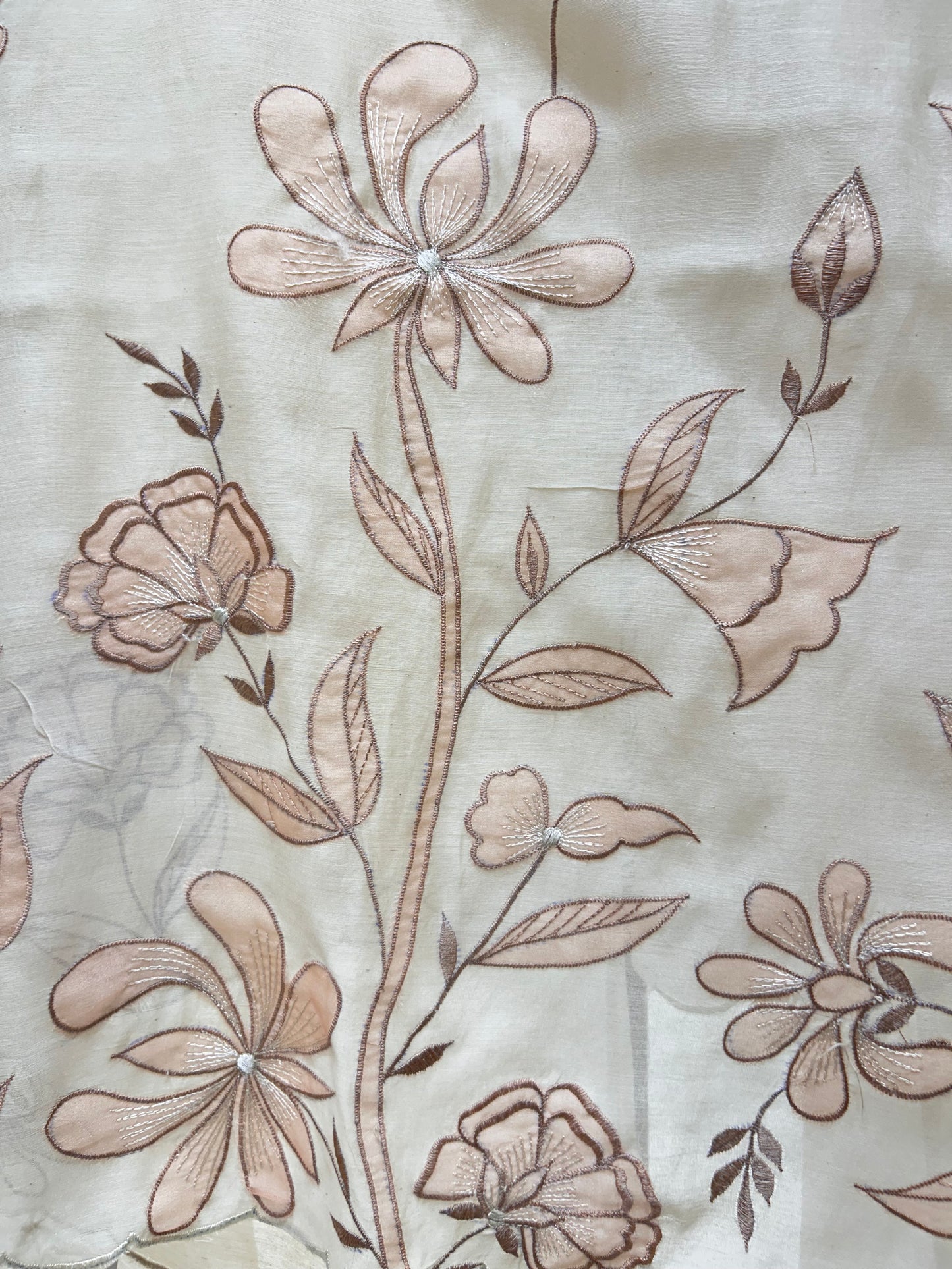 Saanvi Appliqué Grace Suit (Ivory)