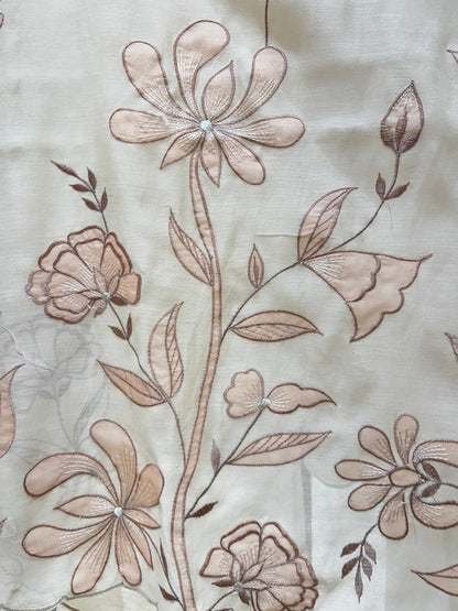 Saanvi Appliqué Grace Suit (Ivory)