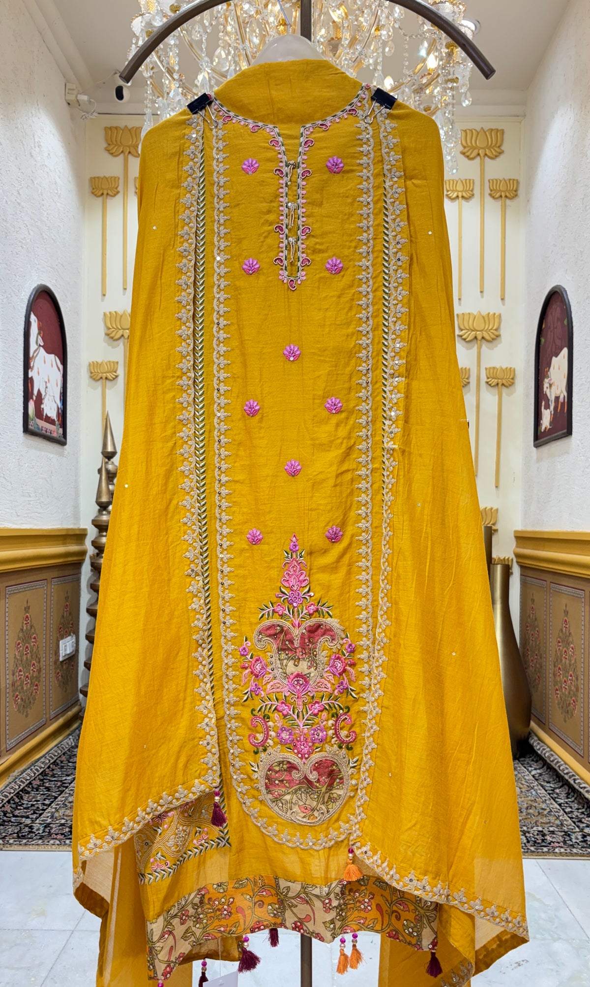 Mrinala Mul Chanderi Suit