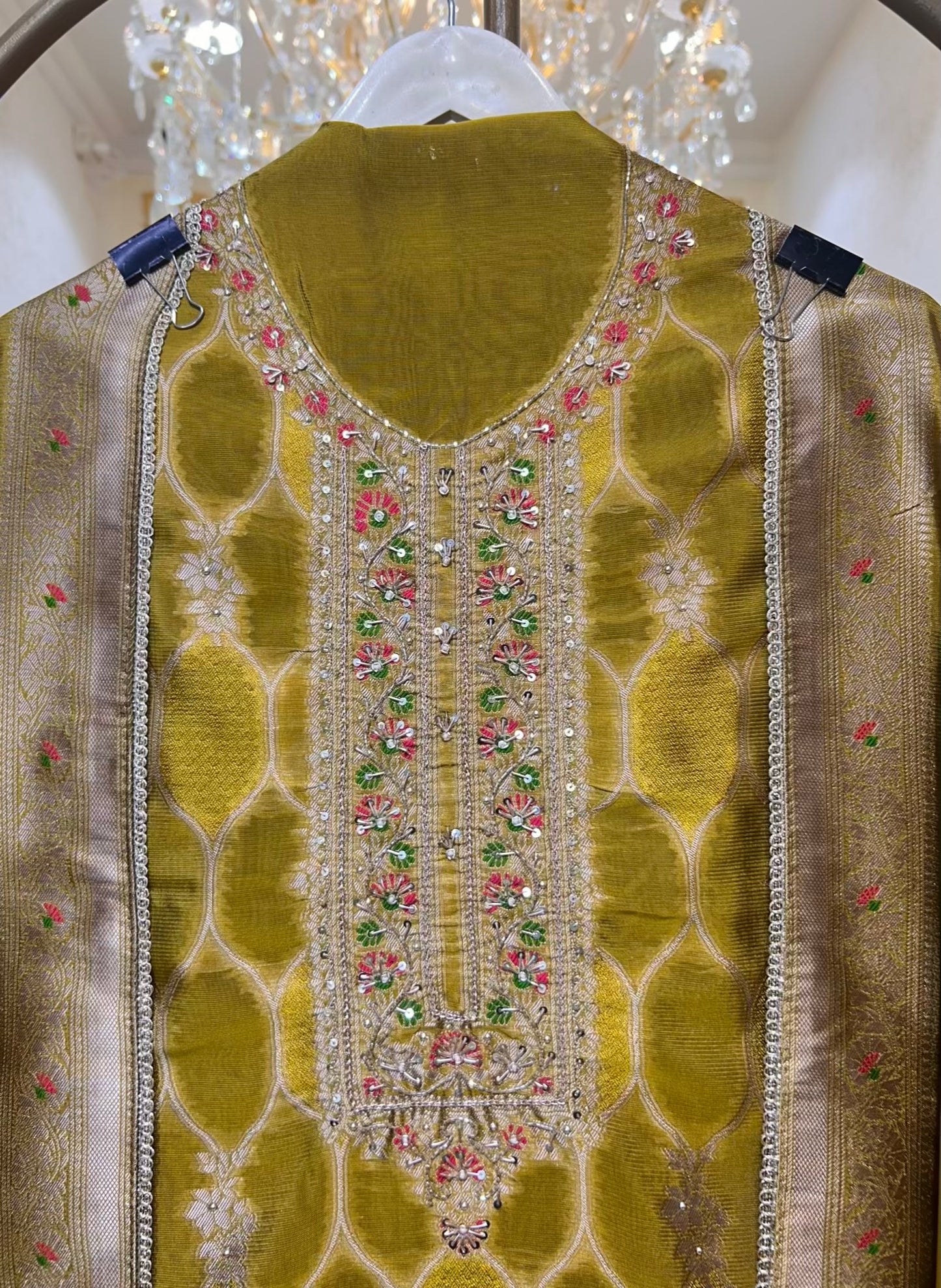 Aarisha Banarasi Élan Suit (Mustard)