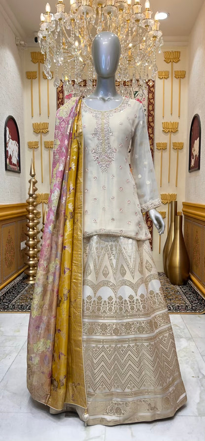 Mehrisha Banarasi Bloom Set