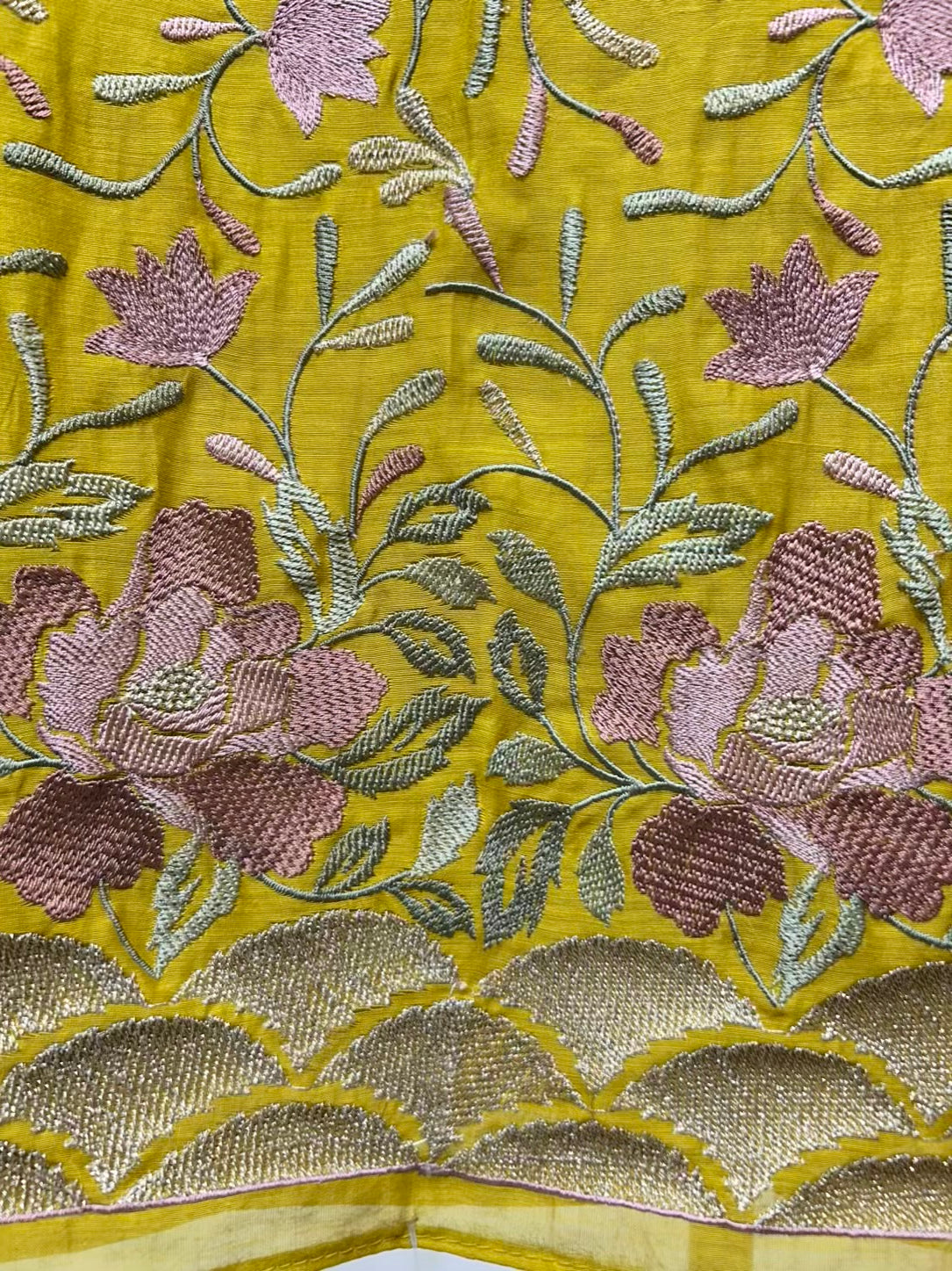 Iraaya Jalkaar Mul Suit (Mustard)