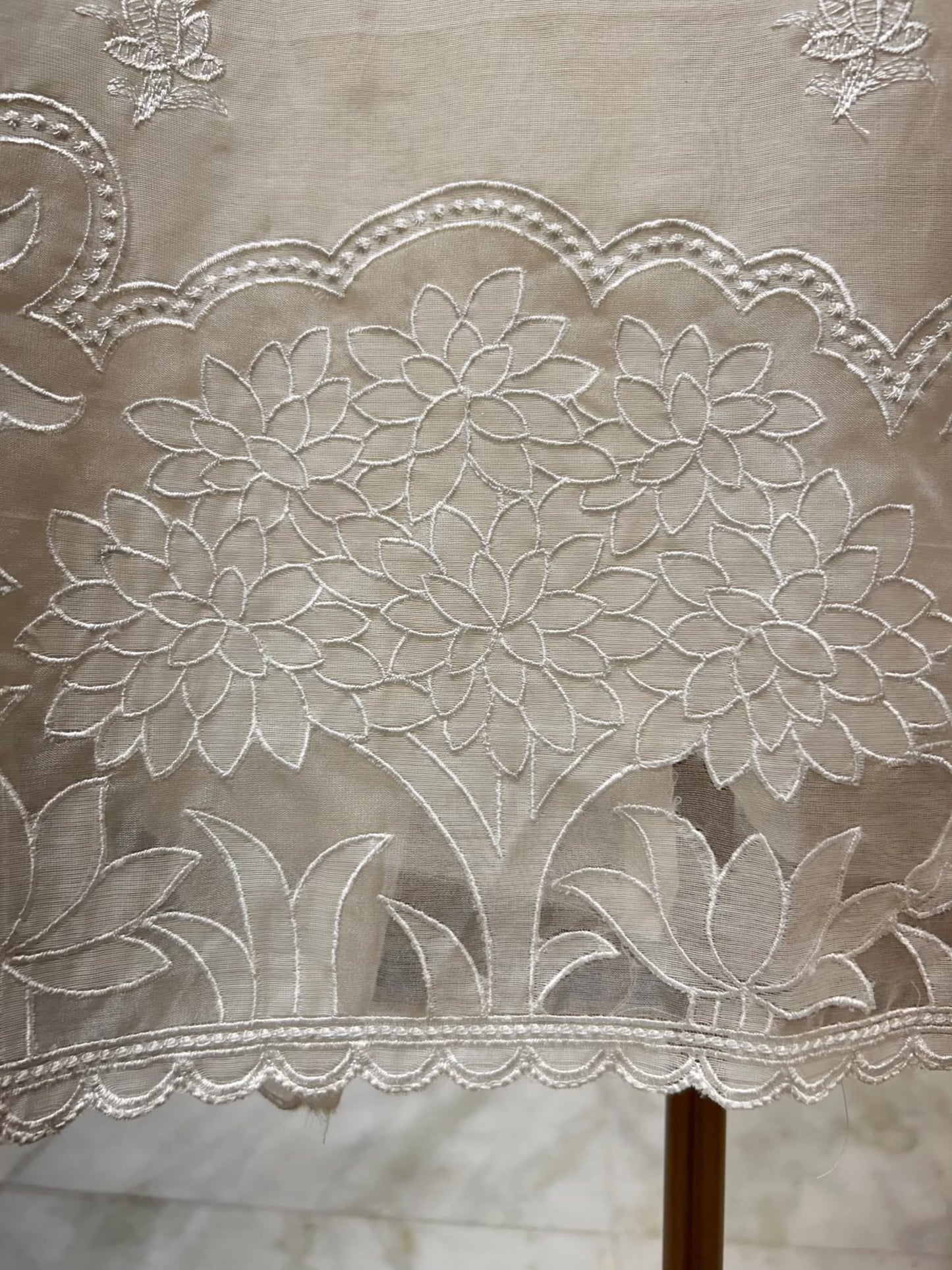 Elira Appliqué Loom Suit (Ivory 2)