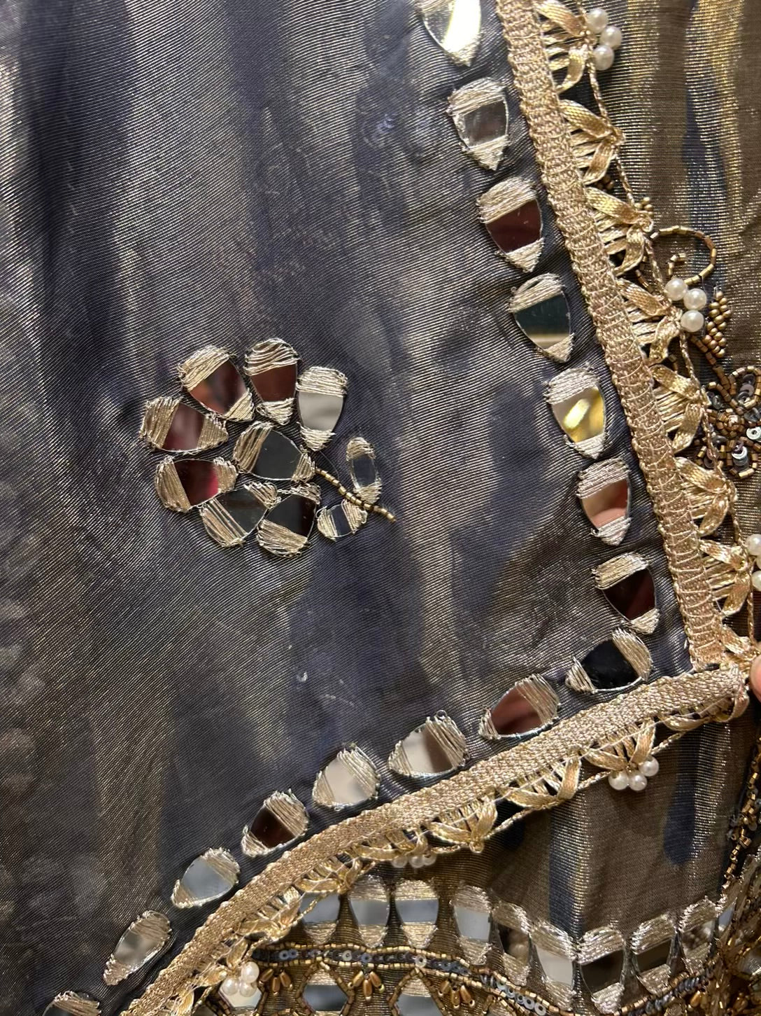 Ruhaysha-é-Noor (Blue)