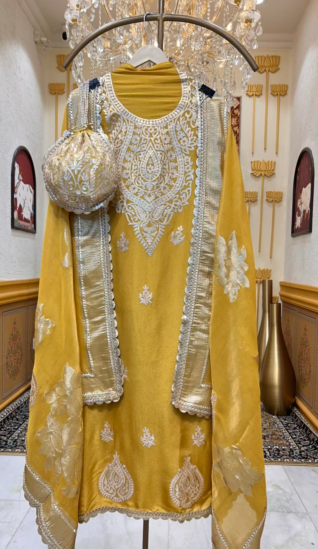 Arezza Veilcraft Suit (Yellow)