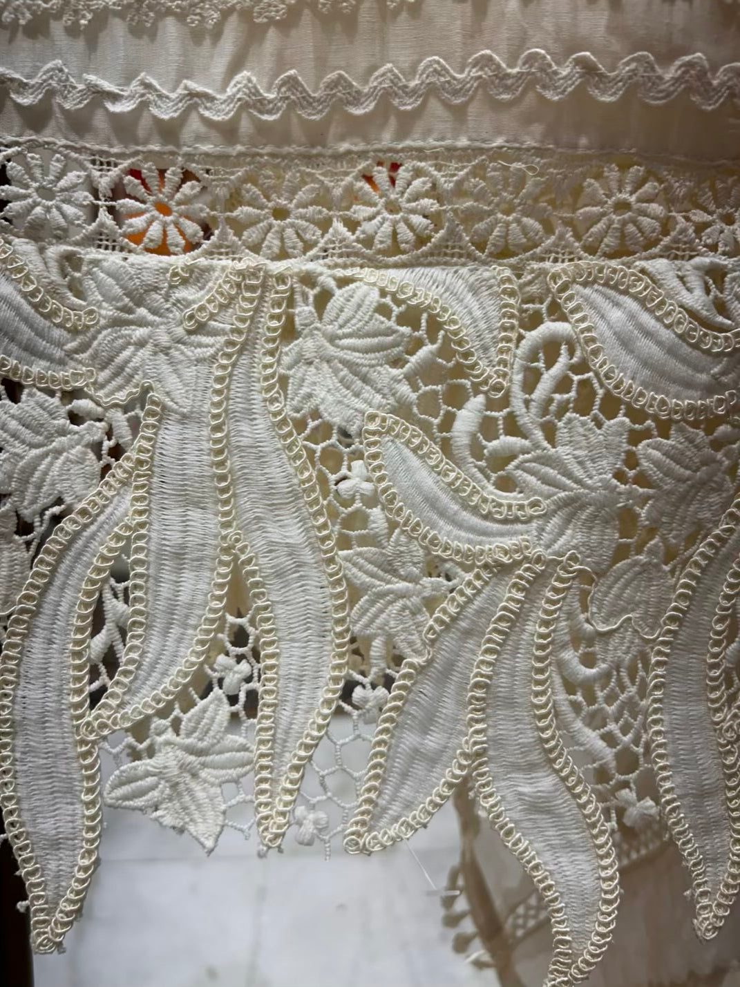 Aamira Dori Moti Mul Suit
