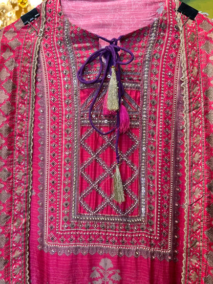 Taabir-é-Bandhej Suit (Magenta)