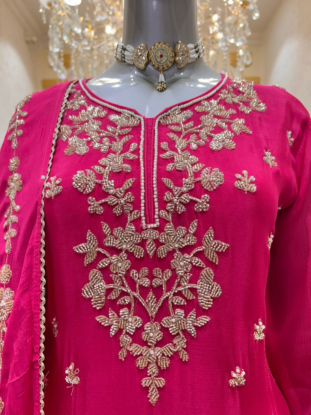 Zehraani Chinon Élan Set (Magenta)