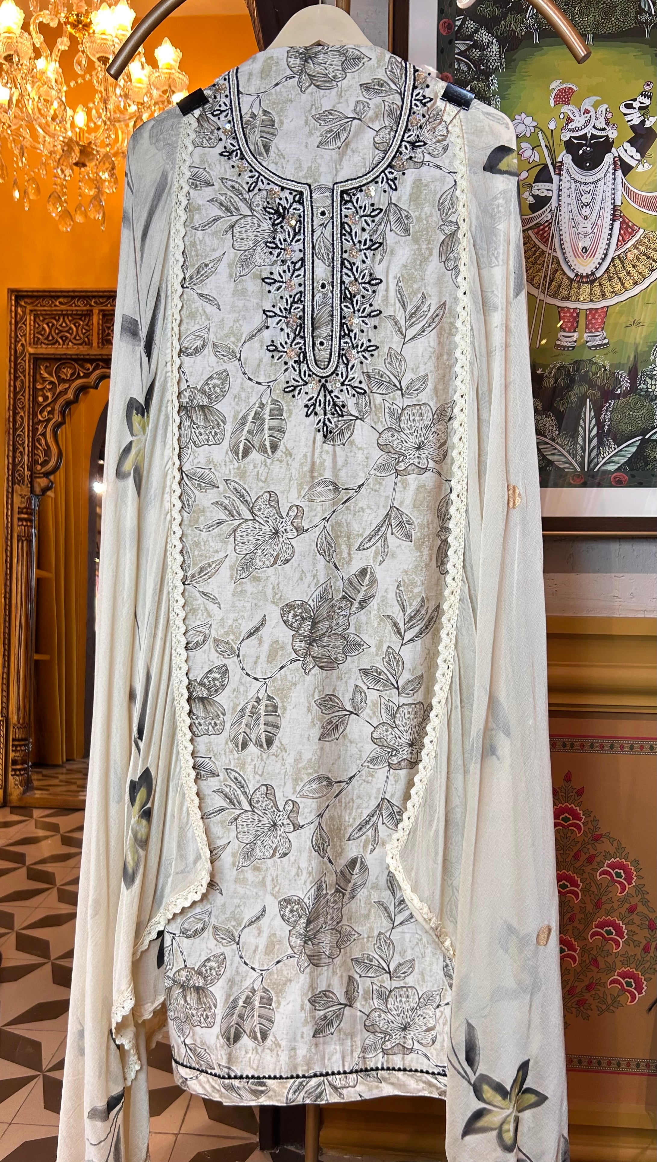 Inaya Muslin Suit