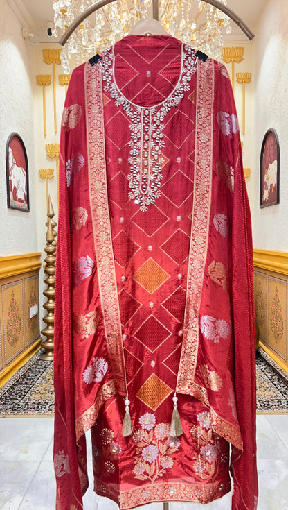 Rajsi Noor Suit