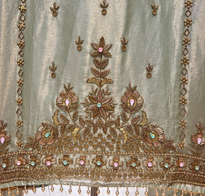 Vasundhara Élan Suit