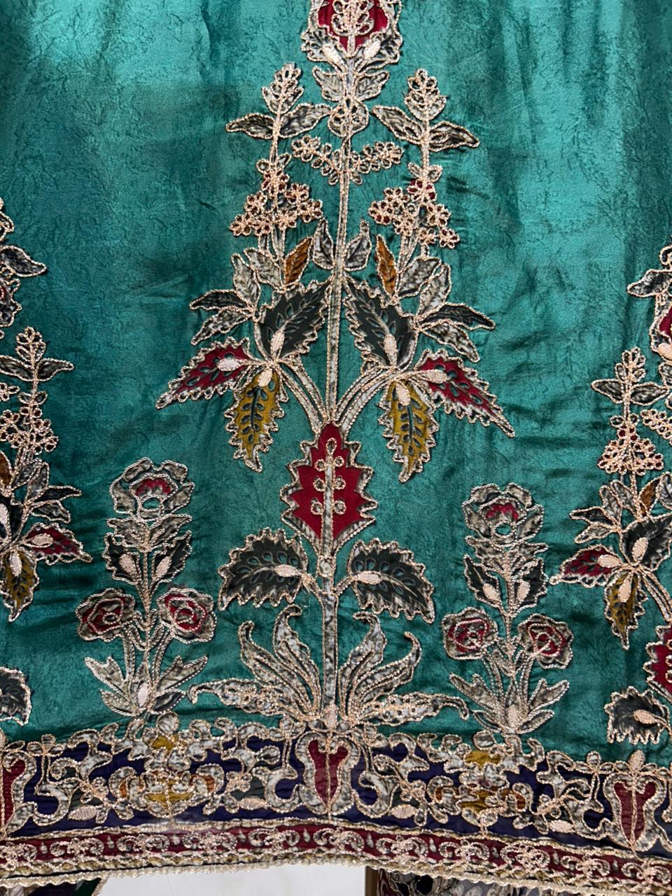 Iraaya Zari Aabha Suit (Green)