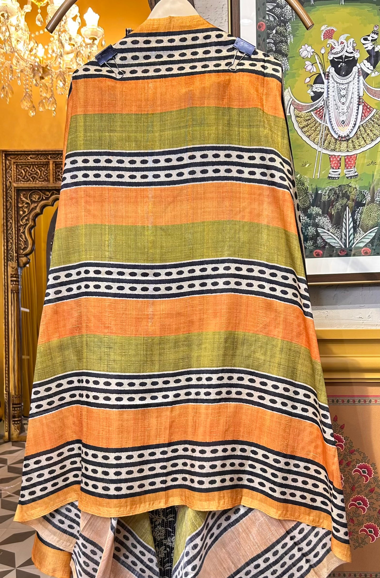 Husn-e-Rangrez (Black & Mustard)