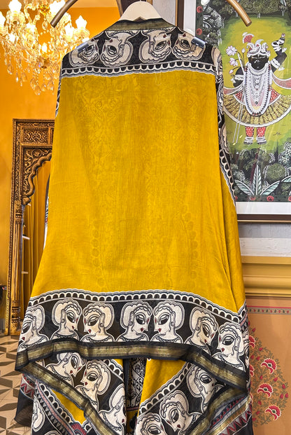 Ira Maheshwari Suit