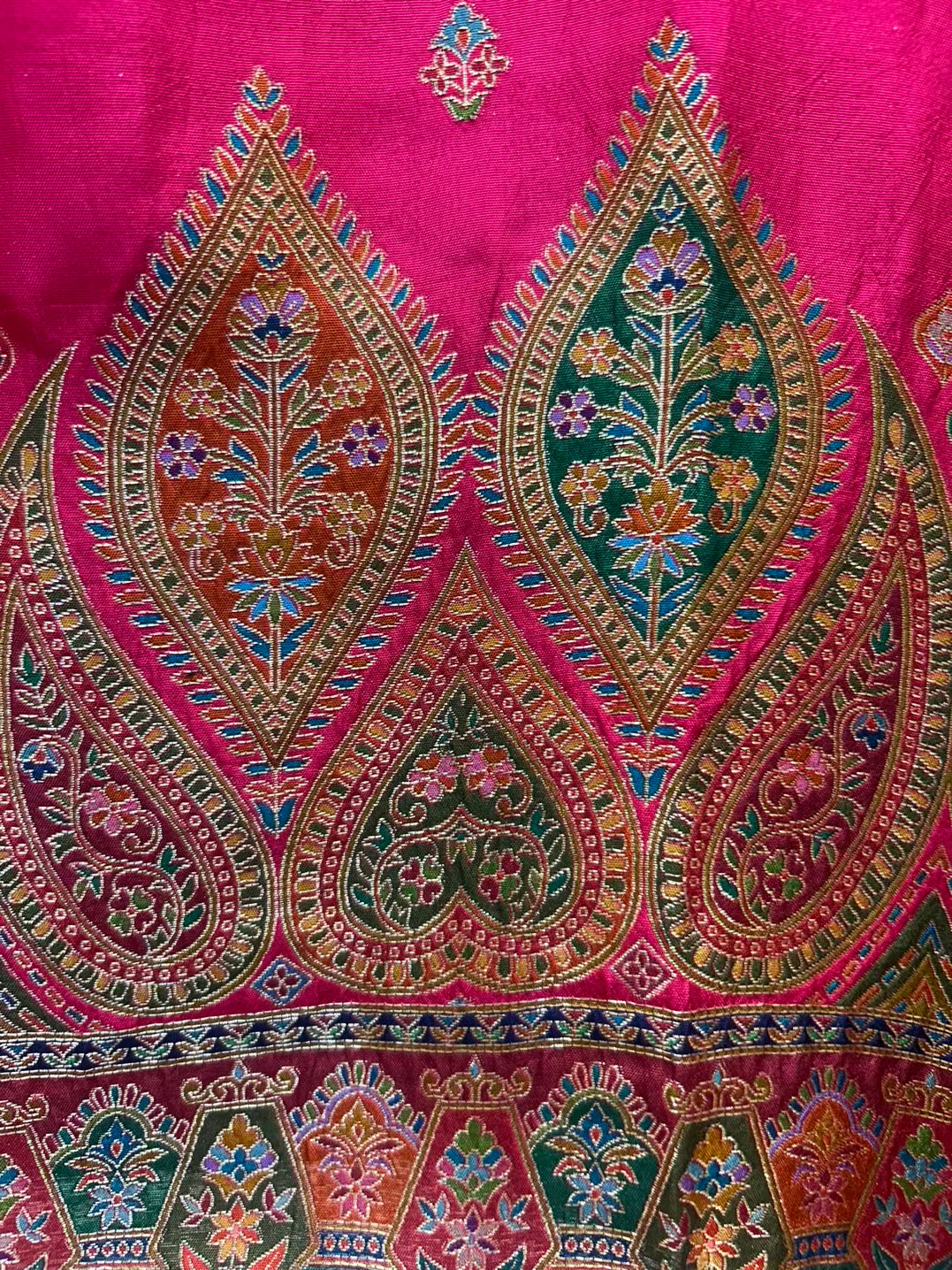 Mahzaira Banarasi Suit (Magenta)